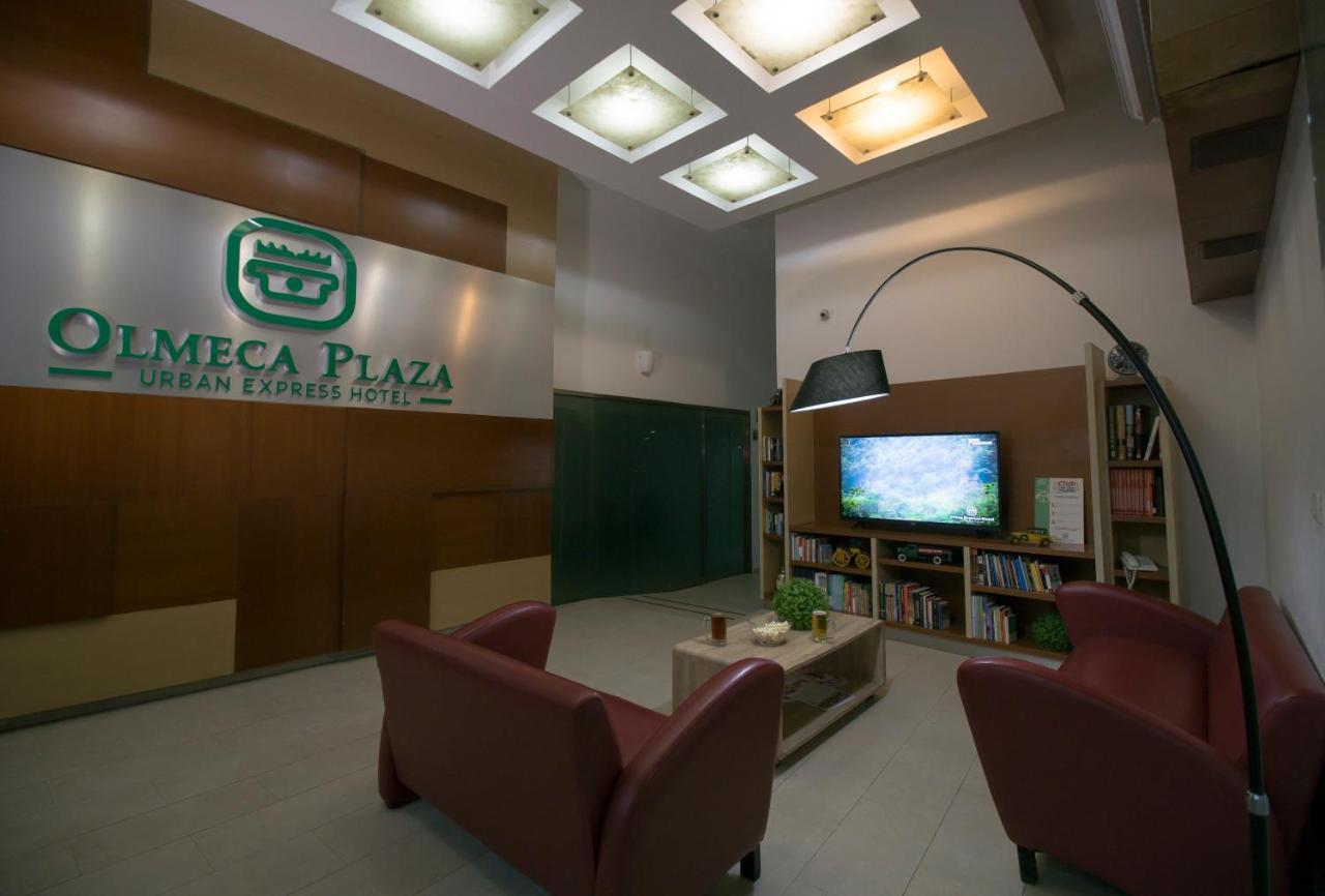 欧梅卡广场城市快捷酒店 比亚埃尔莫萨 外观 照片