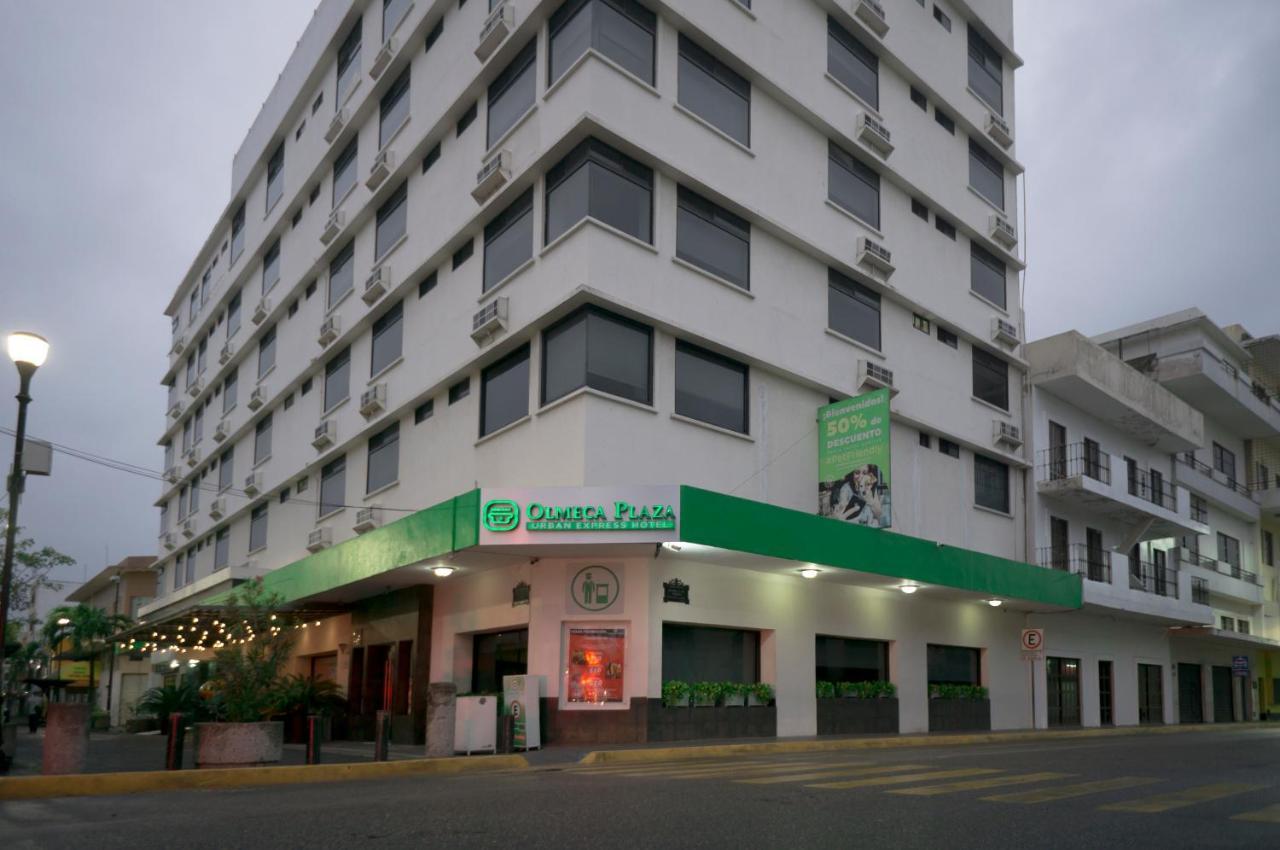 欧梅卡广场城市快捷酒店 比亚埃尔莫萨 外观 照片